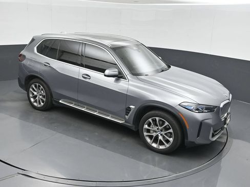 Used 2025 BMW X5 xDrive40i AWD/4WD image 28