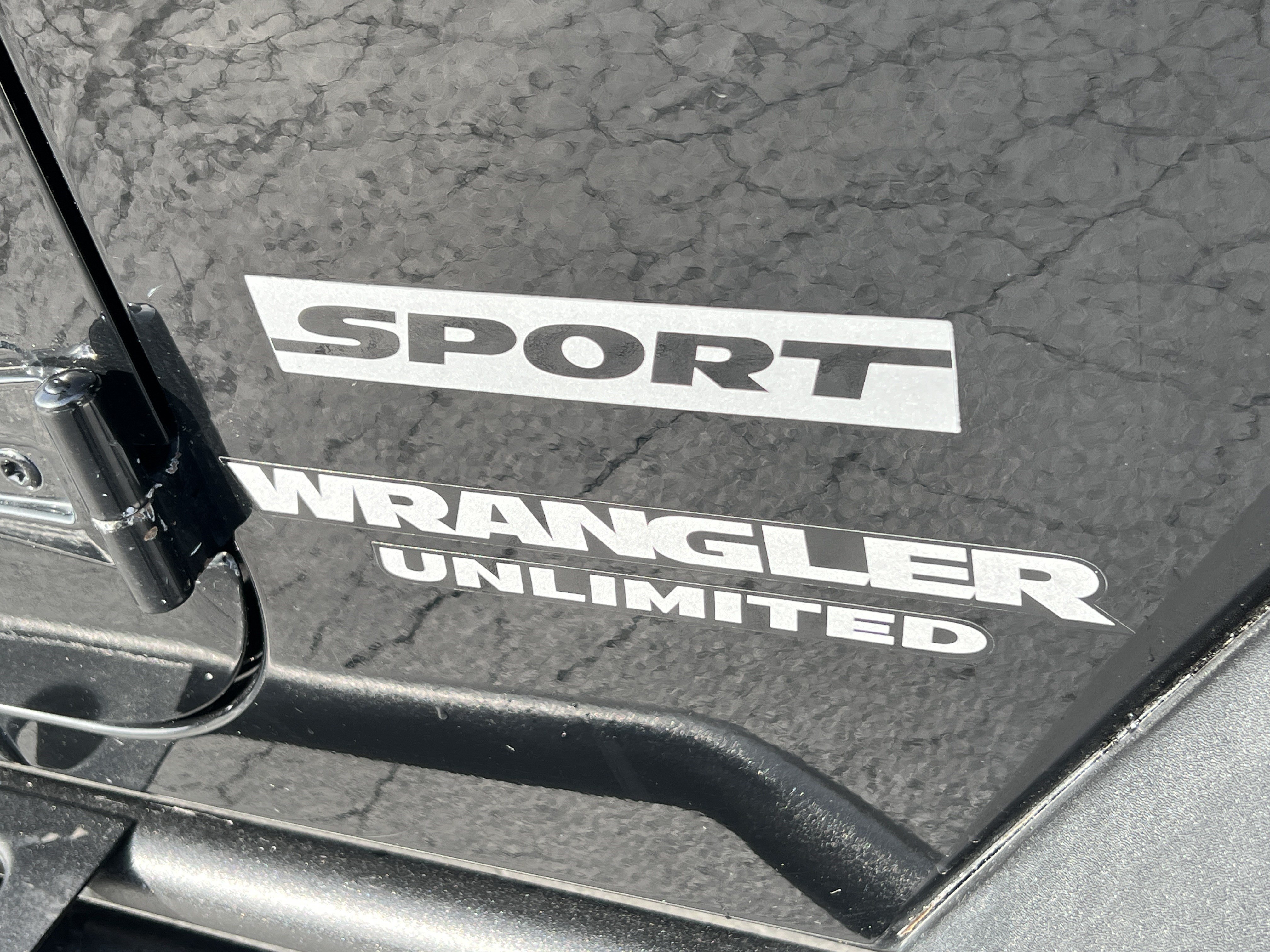 Used 2012 Jeep Wrangler Unlimited Sport AWD/4WD image 9