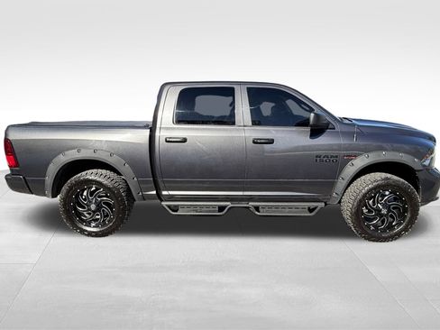 Used 2017 RAM 1500 Express w/ Express Value Package image 4