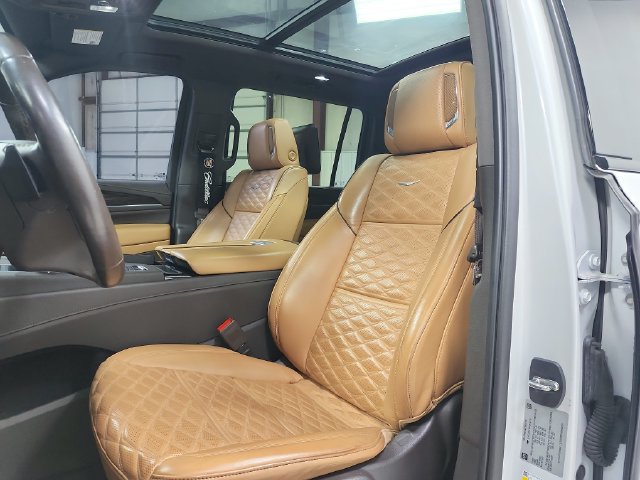 Used 2023 Cadillac Escalade ESV Sport w/ Touring Package RWD image 10