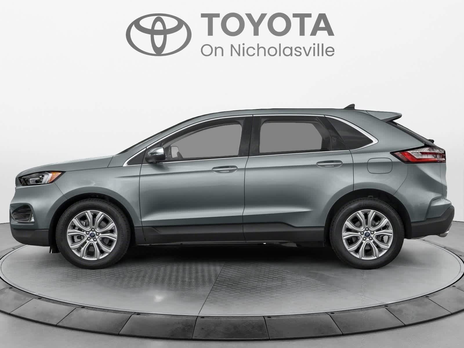 Used 2024 Ford Edge Titanium AWD/4WD image 3