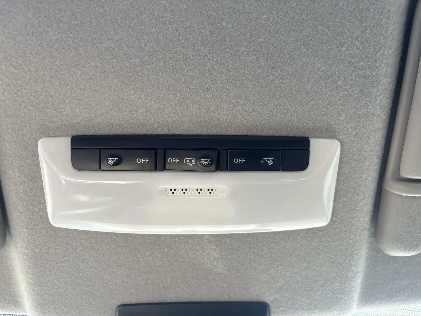 Used 2024 Nissan Kicks S FWD image 18
