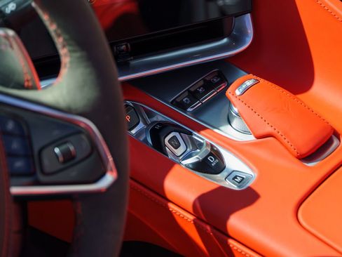 Used 2023 Chevrolet Corvette Stingray Premium Conv w/ Z51 Performance Package RWD image 28