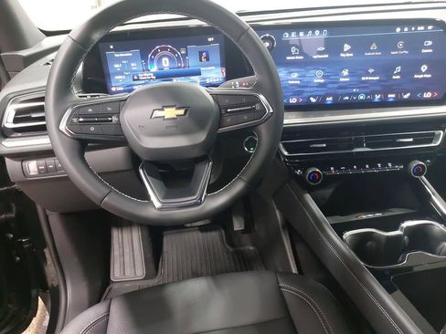 Used 2026 Chevrolet Traverse LT w/ Driver Confidence Package AWD/4WD image 17