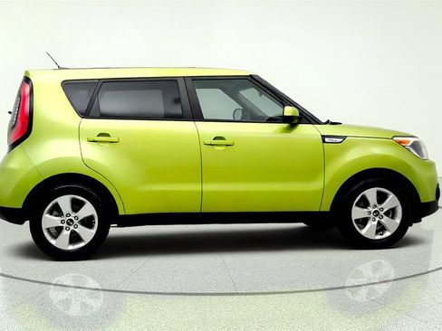 Used 2017 Kia Soul FWD image 4
