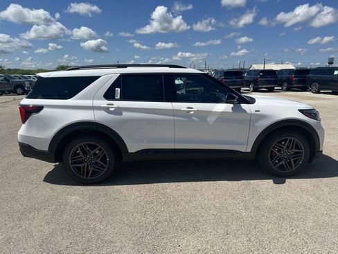 New 2025 Ford Explorer ST-Line w/ Premium Package image 9