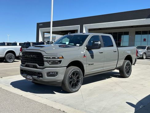 New 2026 RAM 2500 Laramie AWD/4WD image 2