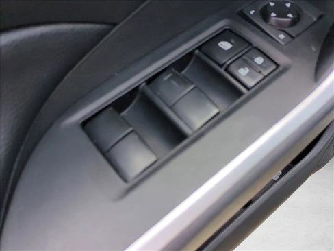 Used 2019 Toyota RAV4 LE FWD image 12
