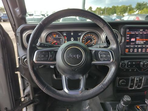 Used 2018 Jeep Wrangler Unlimited Sahara AWD/4WD image 10