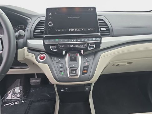 Used 2025 Honda Odyssey EX-L image 24