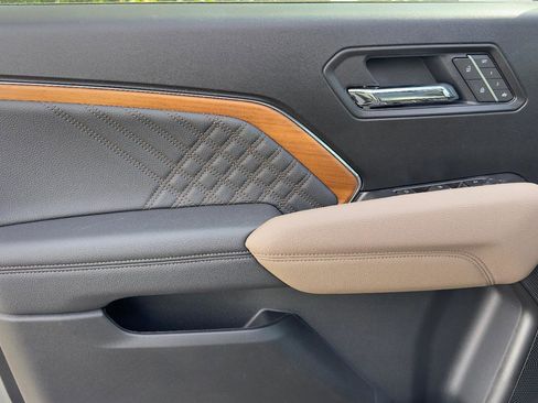 New 2026 GMC Canyon Denali AWD/4WD image 16