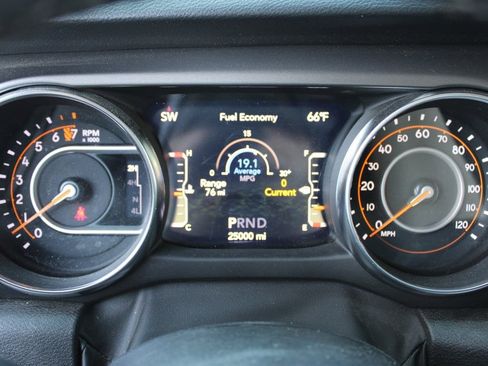 Used 2023 Jeep Gladiator Sport image 8