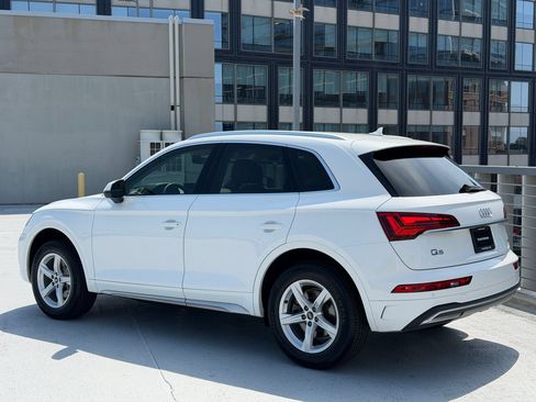 Used 2021 Audi Q5 2.0T Premium w/ Convenience Package AWD/4WD image 3