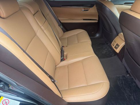 Used 2017 Lexus ES 350 w/ Navigation System Package FWD image 14