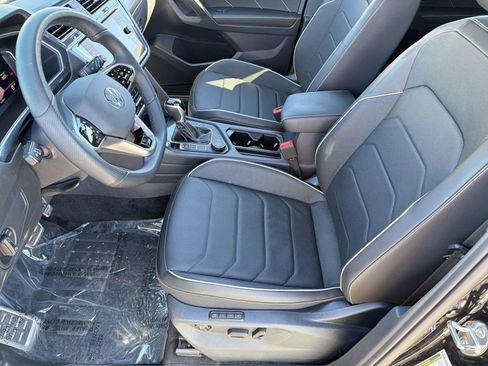 Used 2024 Volkswagen Tiguan SEL R-Line AWD/4WD image 5
