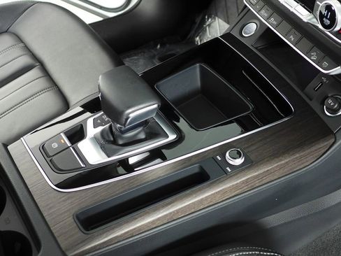 Used 2023 Audi Q5 2.0T Premium w/ Convenience Package image 15