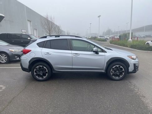 Used 2021 Subaru Crosstrek 2.0i Premium w/ Moonroof Package image 4