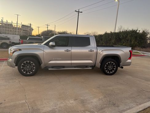 Used 2022 Toyota Tundra Limited image 2