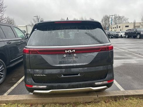 Used 2024 Kia Carnival SX Prestige image 5