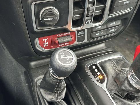 Used 2024 Jeep Wrangler Unlimited Sport AWD/4WD image 30