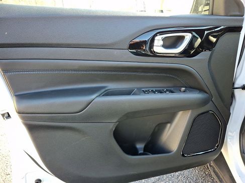 New 2026 Jeep Compass Limited image 8