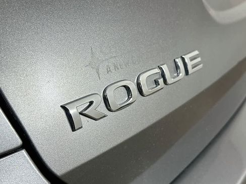Used 2018 Nissan Rogue SL FWD image 7