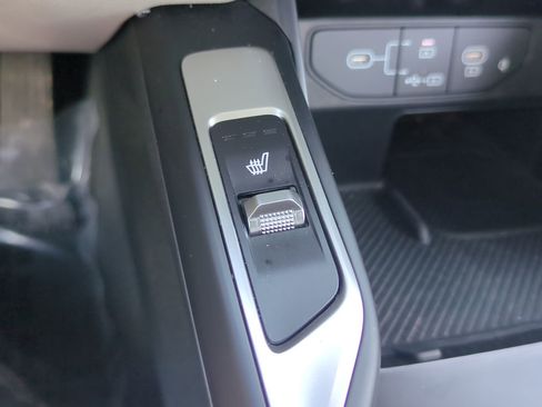 Used 2024 Kia Sorento S image 23