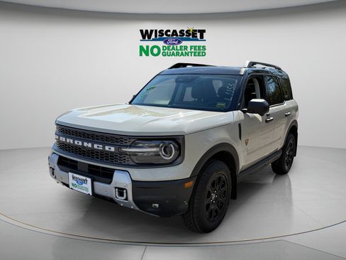 Used 2025 Ford Bronco Sport Badlands w/ Badlands Tech Package AWD/4WD image 13