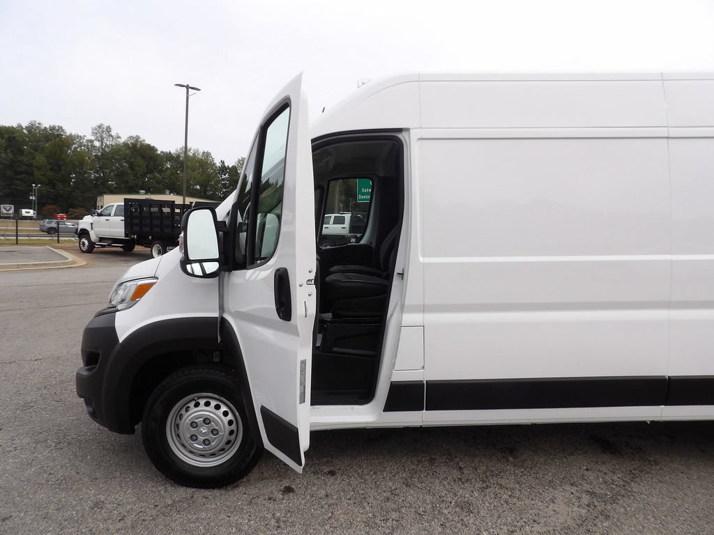 Used 2026 RAM ProMaster 2500 w/ Convenience Group FWD image 13