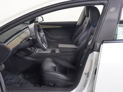 Used 2023 Tesla Model 3 Standard Range image 28