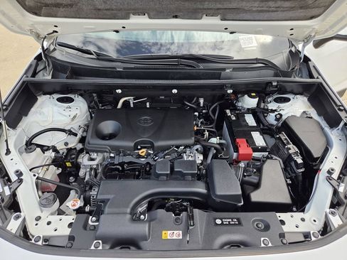 Used 2024 Toyota RAV4 XLE FWD image 31