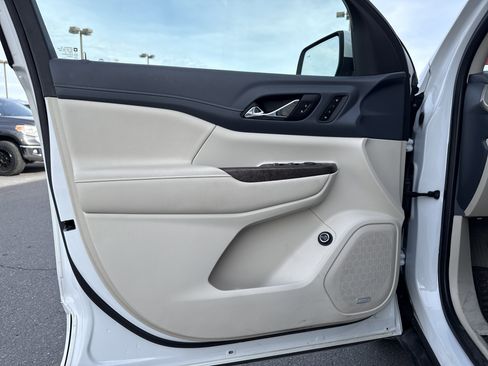 Used 2020 GMC Acadia Denali w/ Denali Ultimate Package image 11