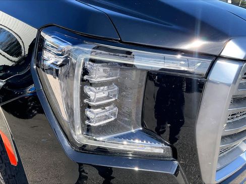 Used 2023 GMC Yukon XL AT4 w/ AT4 Premium Plus Package image 27