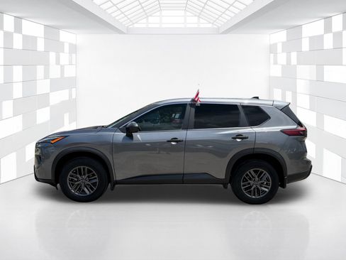 Used 2025 Nissan Rogue S FWD image 4