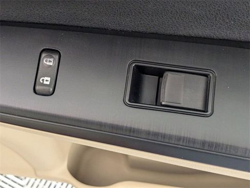 Used 2014 Toyota Camry SE image 29