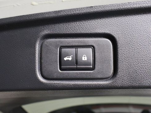 Used 2023 Nissan Pathfinder SL image 21