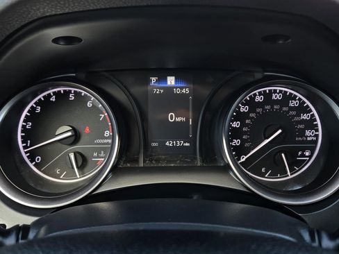 Used 2023 Toyota Camry SE image 2