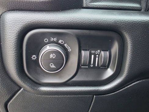 Used 2020 RAM 2500 Big Horn w/ Level 2 Equipment Group image 13