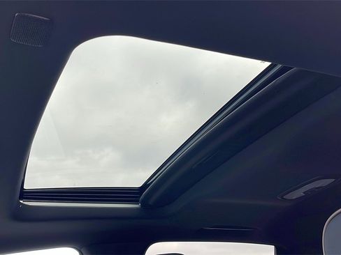 New 2026 GMC Canyon Denali image 10