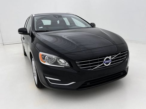 Used 2016 Volvo V60 T5 Premier AWD/4WD image 3