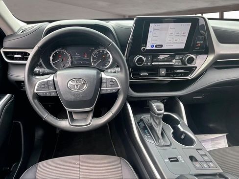 Used 2023 Toyota Highlander L image 8
