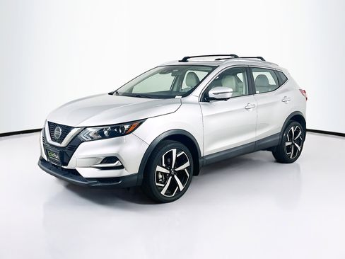 Used 2022 Nissan Rogue Sport SL FWD image 3
