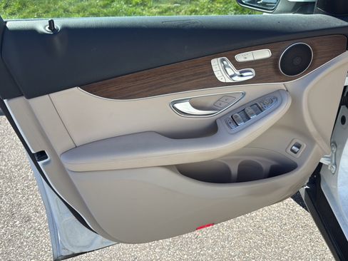 Used 2022 Mercedes-Benz GLC 300 4MATIC image 12