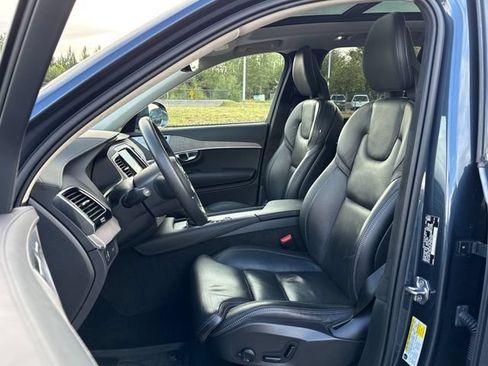 Used 2021 Volvo XC90 T6 Inscription w/ Lounge Package AWD/4WD image 18