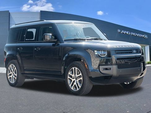 New 2026 Land Rover Defender 110 X-Dynamic SE AWD/4WD image 3