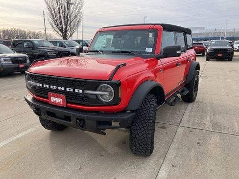 Used 2024 Ford Bronco Wildtrak image 3