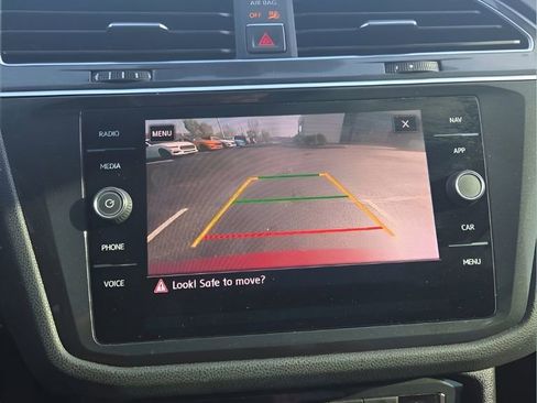 Used 2018 Volkswagen Tiguan SEL image 14