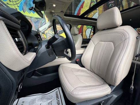 Used 2024 Ford Expedition Max Limited image 19