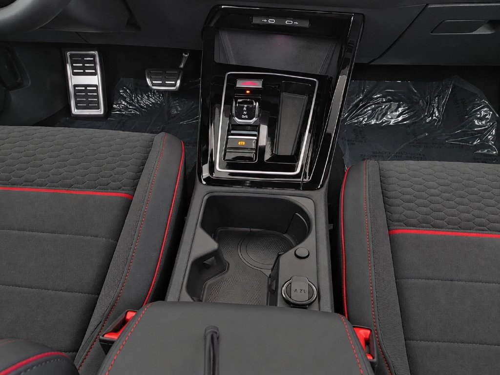 New 2026 Volkswagen GTI SE FWD image 20