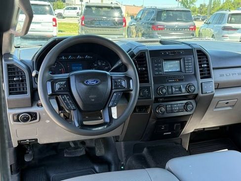 Used 2017 Ford F250 XL w/ FX4 Off-Road Package AWD/4WD image 4